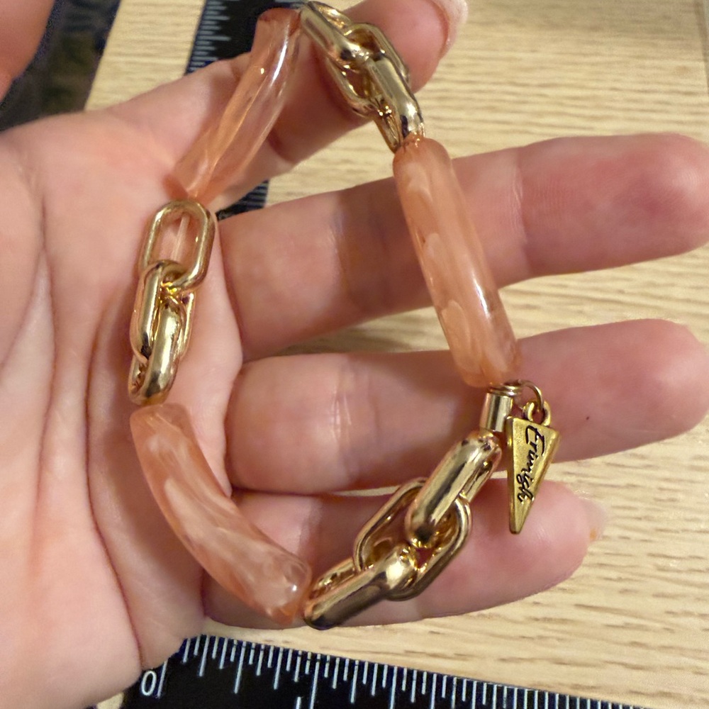 Erimish‎ Peach Resin and Gold Link Bracelet